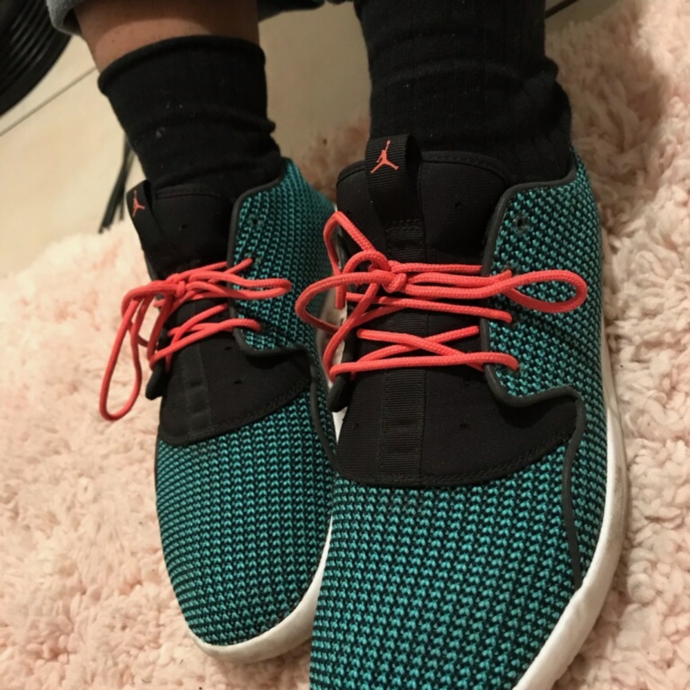 WOMEN'S JORDAN SNEAKERS